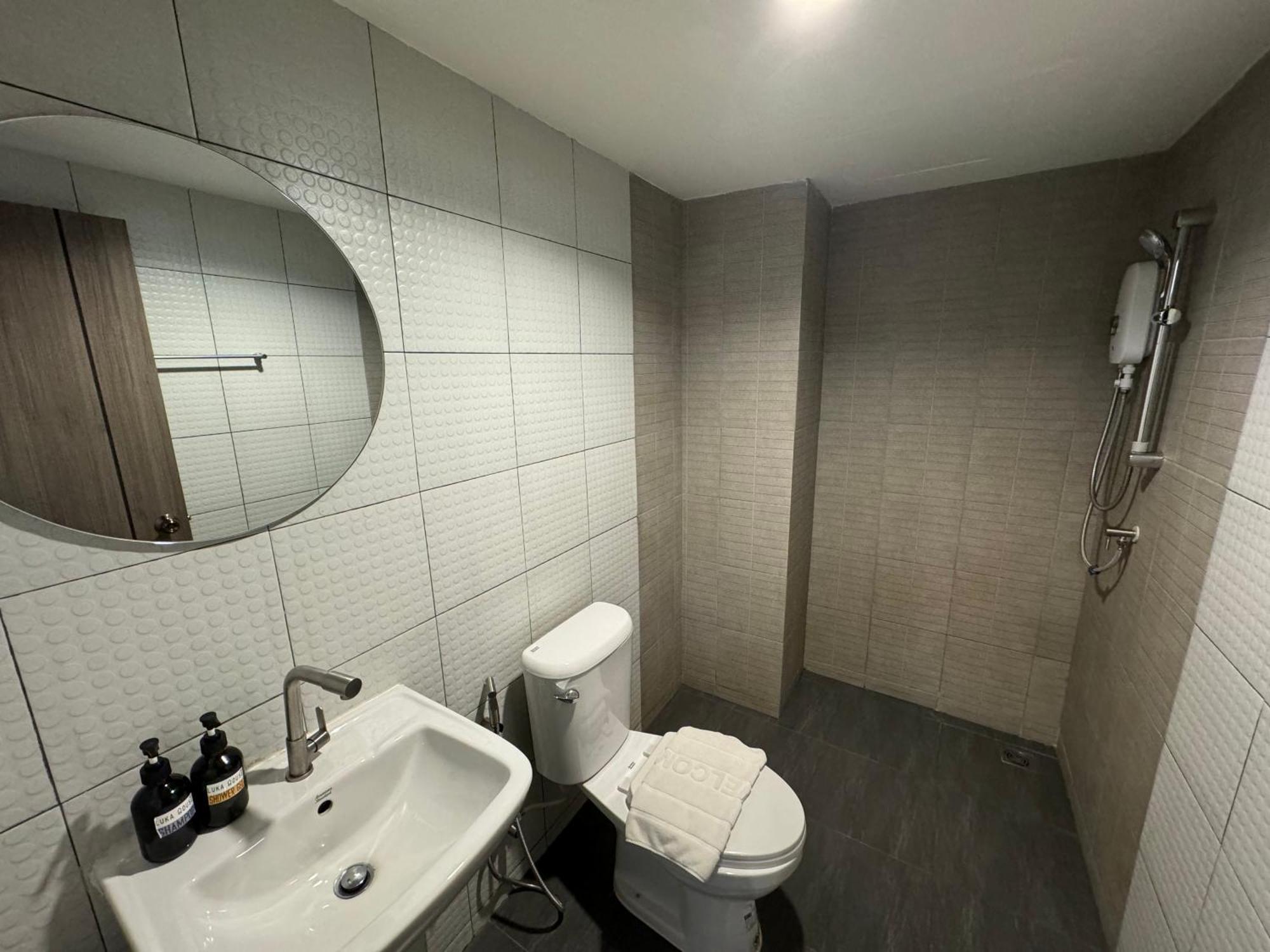 Luka House Hotel Ban Lam Luk Ka Kültér fotó